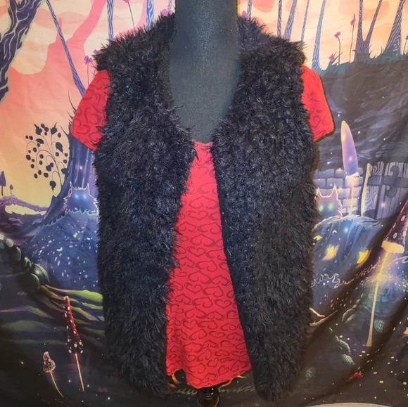 Vintage Black Faux Fur Fuzzy Vest - Picture 2 of 15